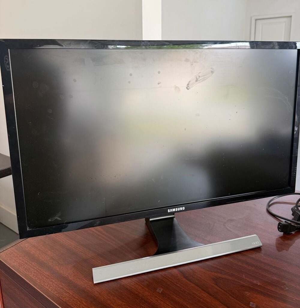 Samsung LU28E590DS/ZA U28E590D 28-Inch 4K Monitor W/Power Adapter tested